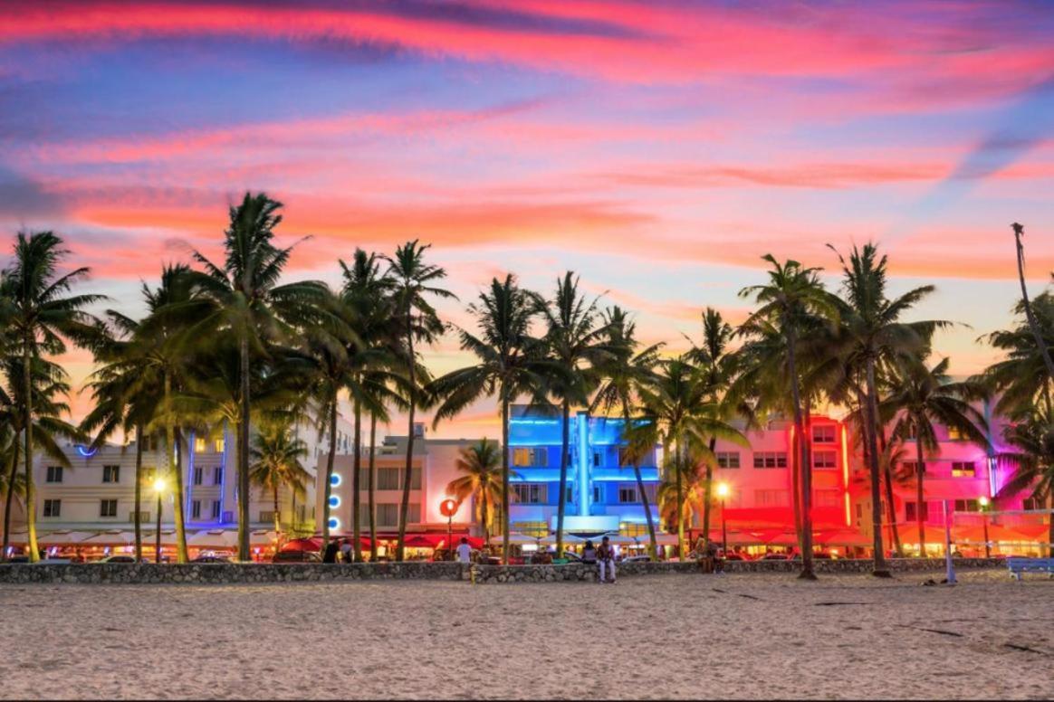 Serene Full Bed With 50 Inch Smart Tv, Netflix, Airplay, Mini-Fridge, And 500 Mbps Wifi Near Fiu, Dolphin Mall, Airport Miami Eksteriør billede