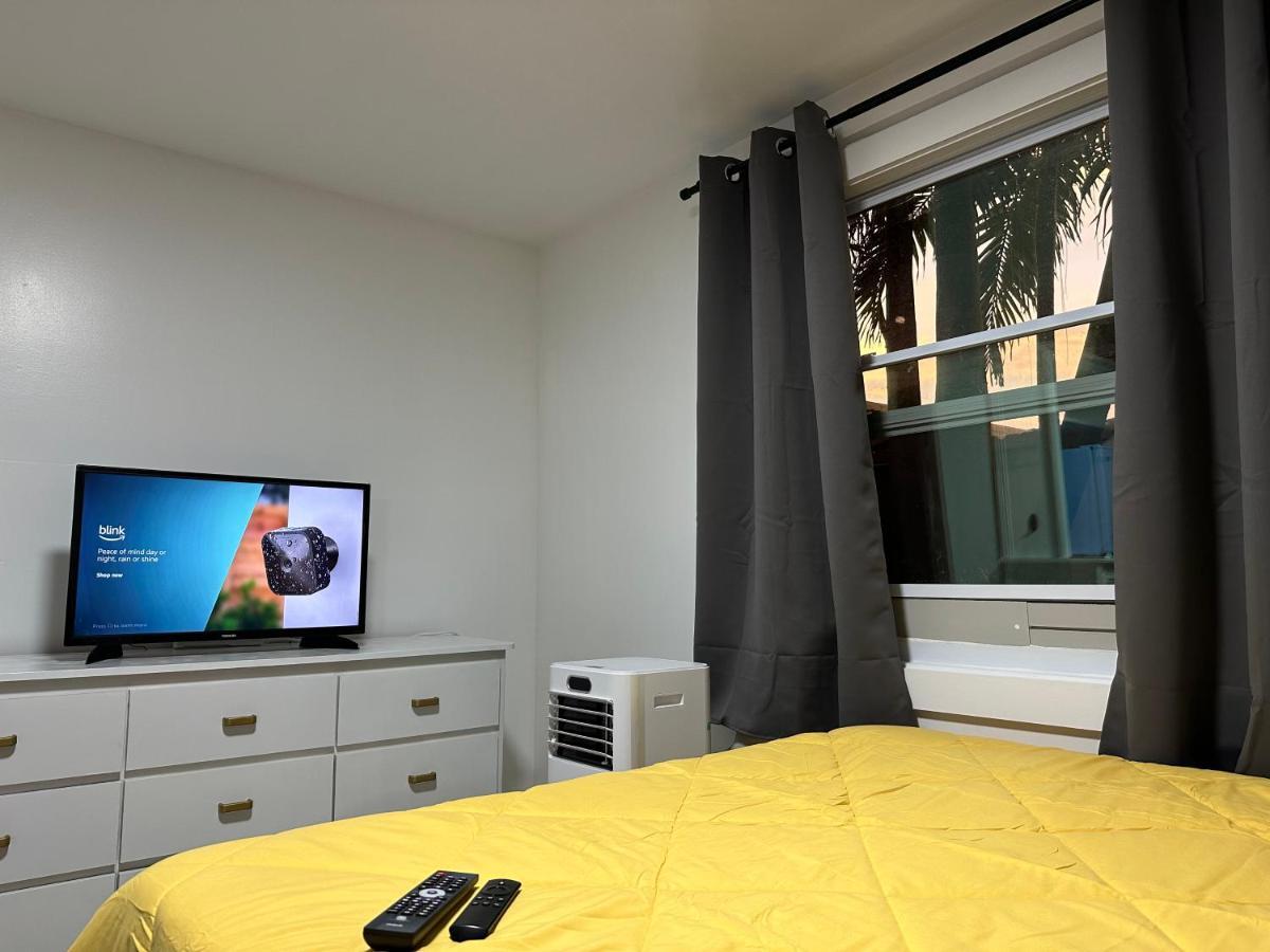 Serene Full Bed With 50 Inch Smart Tv, Netflix, Airplay, Mini-Fridge, And 500 Mbps Wifi Near Fiu, Dolphin Mall, Airport Miami Eksteriør billede