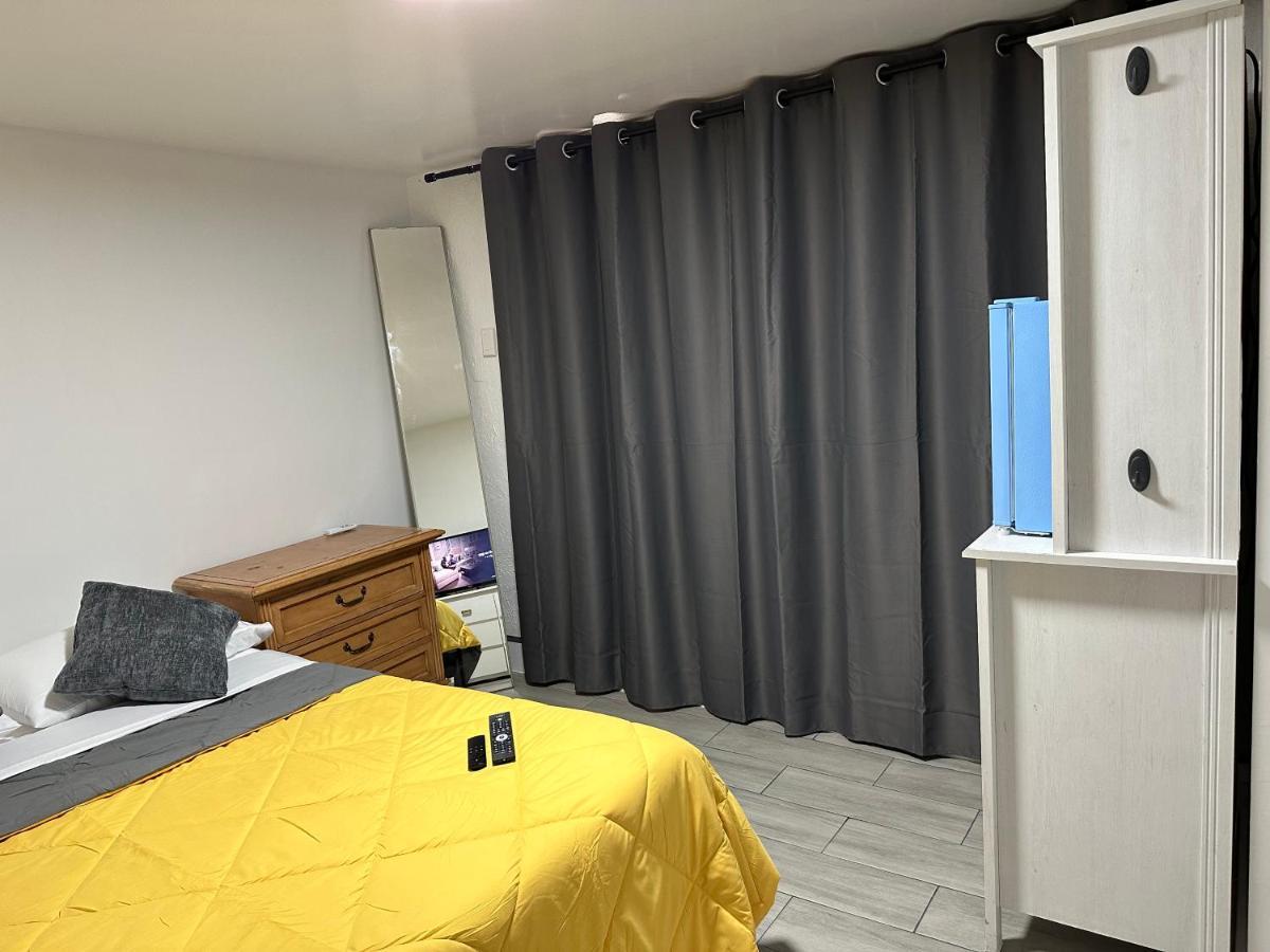 Serene Full Bed With 50 Inch Smart Tv, Netflix, Airplay, Mini-Fridge, And 500 Mbps Wifi Near Fiu, Dolphin Mall, Airport Miami Eksteriør billede